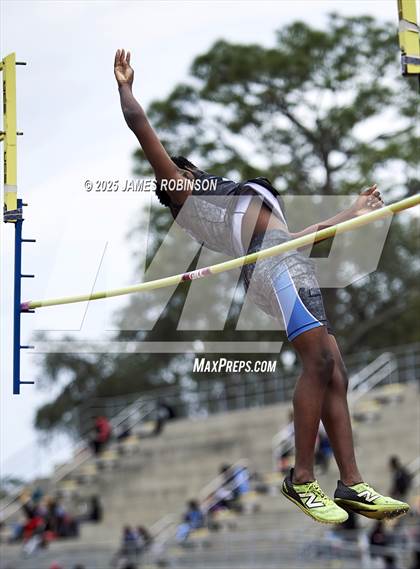 Thumbnail 1 in Lewis James Invitational (Pole Vault) photogallery.