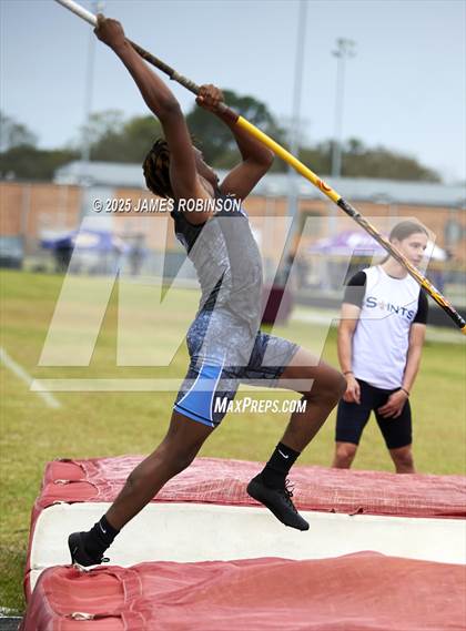 Thumbnail 3 in Lewis James Invitational (Pole Vault) photogallery.
