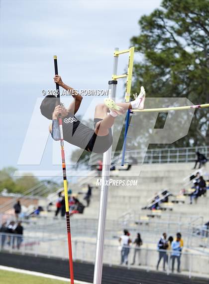 Thumbnail 3 in Lewis James Invitational (Pole Vault) photogallery.