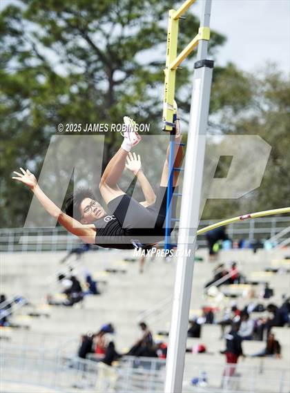 Thumbnail 3 in Lewis James Invitational (Pole Vault) photogallery.