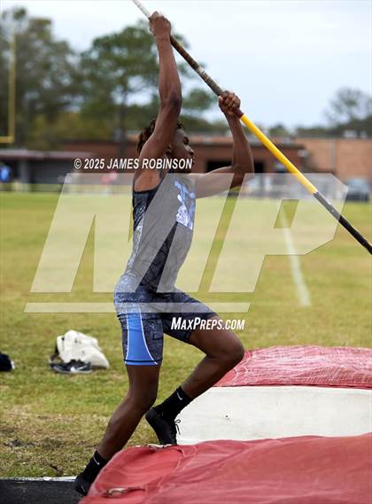 Thumbnail 2 in Lewis James Invitational (Pole Vault) photogallery.