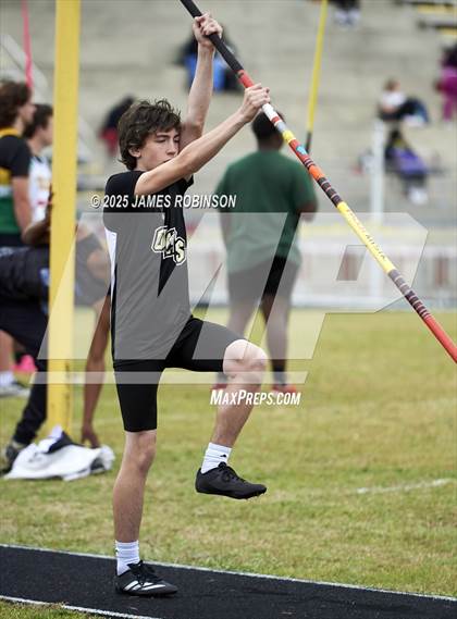 Thumbnail 2 in Lewis James Invitational (Pole Vault) photogallery.