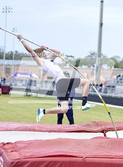 Thumbnail 3 in Lewis James Invitational (Pole Vault) photogallery.