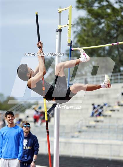 Thumbnail 3 in Lewis James Invitational (Pole Vault) photogallery.