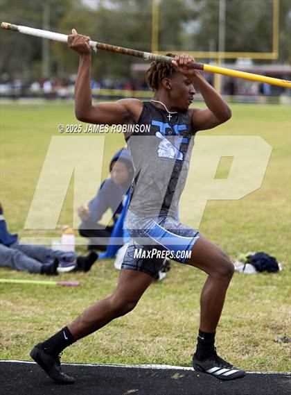 Thumbnail 3 in Lewis James Invitational (Pole Vault) photogallery.