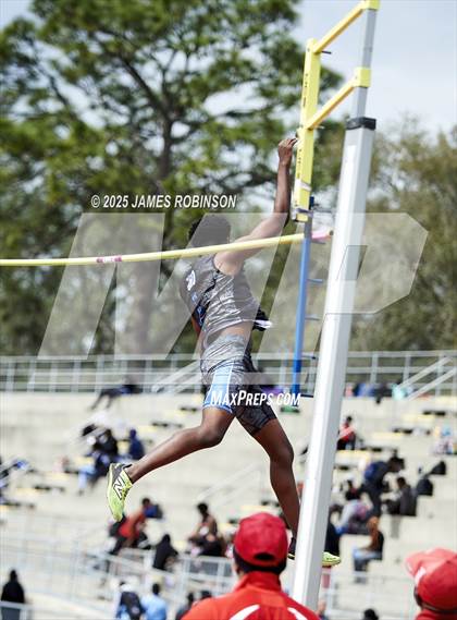 Thumbnail 1 in Lewis James Invitational (Pole Vault) photogallery.
