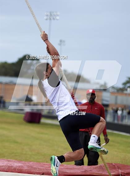 Thumbnail 3 in Lewis James Invitational (Pole Vault) photogallery.