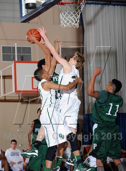 Thumbnail 2 in Perris vs. Green Valley (MaxPreps Holiday Classic) photogallery.