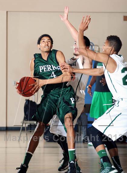 Thumbnail 1 in Perris vs. Green Valley (MaxPreps Holiday Classic) photogallery.