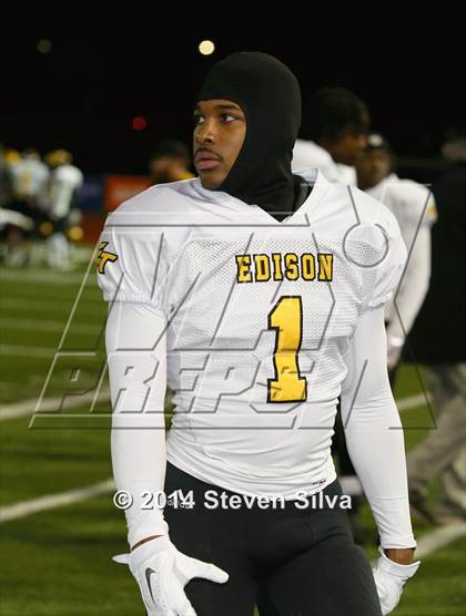 Thumbnail 3 in Edison (Fresno) vs. Oceanside (CIF SoCal Regional D1 Final) photogallery.