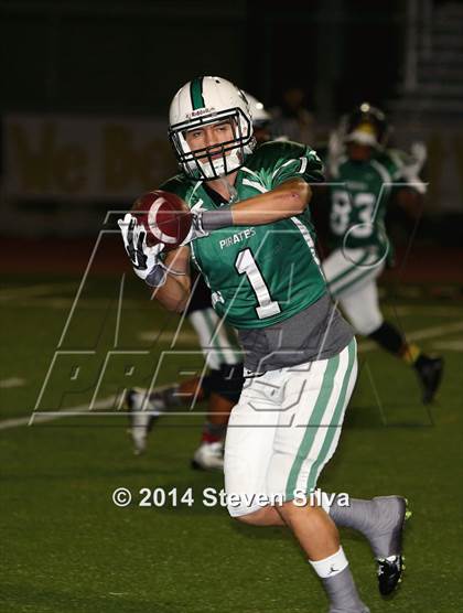 Thumbnail 2 in Edison (Fresno) vs. Oceanside (CIF SoCal Regional D1 Final) photogallery.