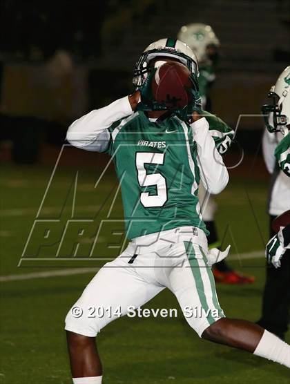 Thumbnail 3 in Edison (Fresno) vs. Oceanside (CIF SoCal Regional D1 Final) photogallery.