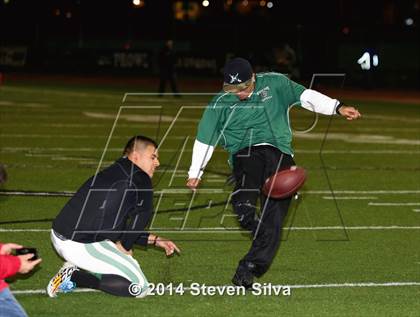 Thumbnail 3 in Edison (Fresno) vs. Oceanside (CIF SoCal Regional D1 Final) photogallery.