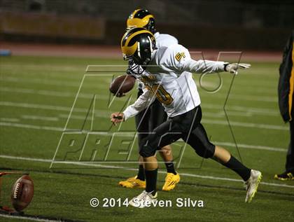 Thumbnail 3 in Edison (Fresno) vs. Oceanside (CIF SoCal Regional D1 Final) photogallery.
