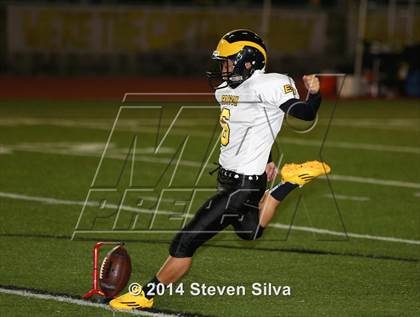 Thumbnail 1 in Edison (Fresno) vs. Oceanside (CIF SoCal Regional D1 Final) photogallery.