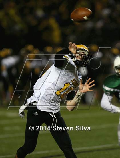 Thumbnail 3 in Edison (Fresno) vs. Oceanside (CIF SoCal Regional D1 Final) photogallery.