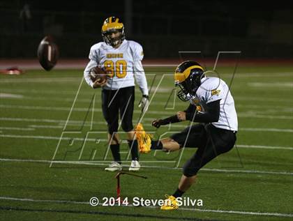 Thumbnail 2 in Edison (Fresno) vs. Oceanside (CIF SoCal Regional D1 Final) photogallery.