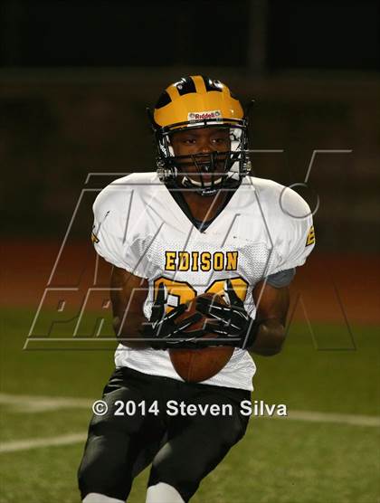 Thumbnail 3 in Edison (Fresno) vs. Oceanside (CIF SoCal Regional D1 Final) photogallery.