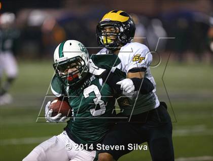 Thumbnail 1 in Edison (Fresno) vs. Oceanside (CIF SoCal Regional D1 Final) photogallery.