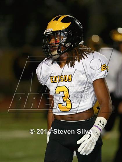 Thumbnail 1 in Edison (Fresno) vs. Oceanside (CIF SoCal Regional D1 Final) photogallery.