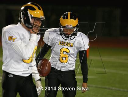 Thumbnail 3 in Edison (Fresno) vs. Oceanside (CIF SoCal Regional D1 Final) photogallery.