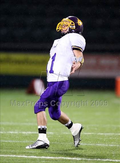 Thumbnail 3 in York vs. Notre Dame (Section 5 Class D Seminfinal) photogallery.