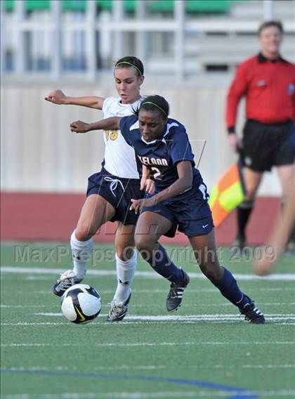 Thumbnail 3 in Wakeland vs Highland Park (Class 4A, Region II quarterfinals) photogallery.