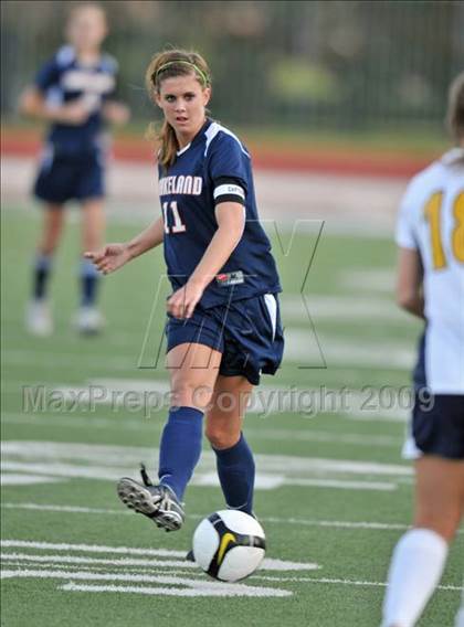 Thumbnail 2 in Wakeland vs Highland Park (Class 4A, Region II quarterfinals) photogallery.