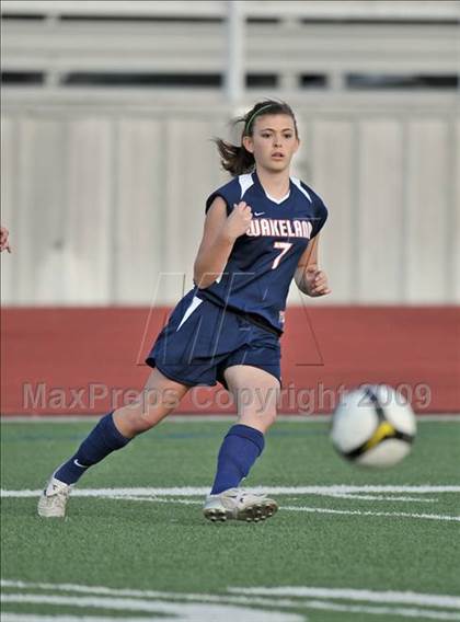 Thumbnail 2 in Wakeland vs Highland Park (Class 4A, Region II quarterfinals) photogallery.