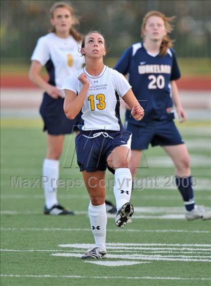 Thumbnail 1 in Wakeland vs Highland Park (Class 4A, Region II quarterfinals) photogallery.