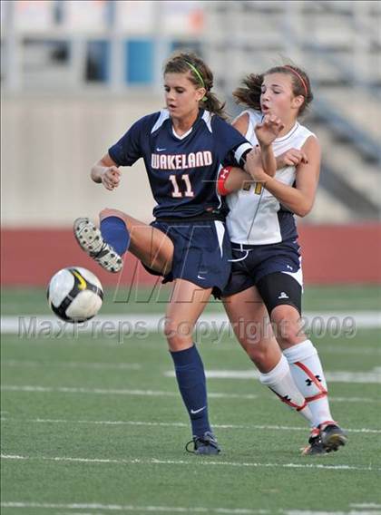 Thumbnail 3 in Wakeland vs Highland Park (Class 4A, Region II quarterfinals) photogallery.
