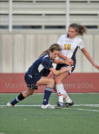 Thumbnail 3 in Wakeland vs Highland Park (Class 4A, Region II quarterfinals) photogallery.