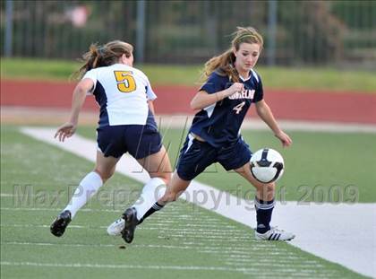 Thumbnail 3 in Wakeland vs Highland Park (Class 4A, Region II quarterfinals) photogallery.