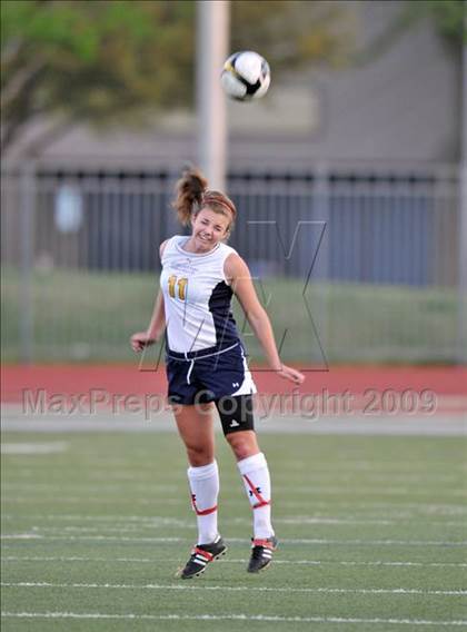 Thumbnail 1 in Wakeland vs Highland Park (Class 4A, Region II quarterfinals) photogallery.
