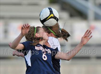 Thumbnail 1 in Wakeland vs Highland Park (Class 4A, Region II quarterfinals) photogallery.