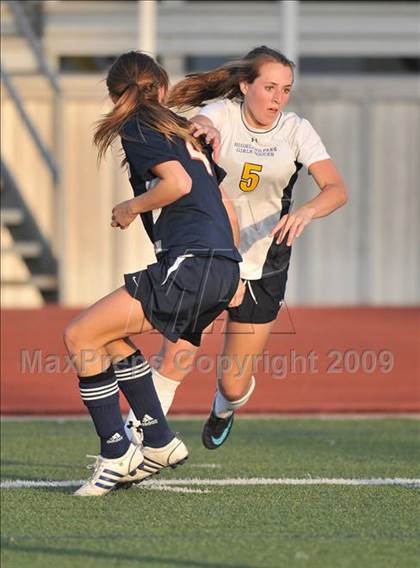 Thumbnail 1 in Wakeland vs Highland Park (Class 4A, Region II quarterfinals) photogallery.