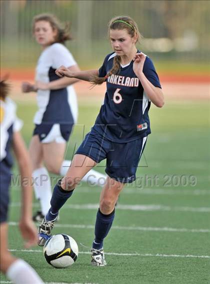 Thumbnail 2 in Wakeland vs Highland Park (Class 4A, Region II quarterfinals) photogallery.