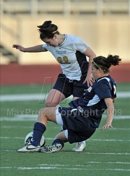 Thumbnail 1 in Wakeland vs Highland Park (Class 4A, Region II quarterfinals) photogallery.