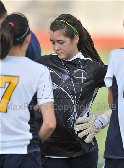 Thumbnail 1 in Wakeland vs Highland Park (Class 4A, Region II quarterfinals) photogallery.