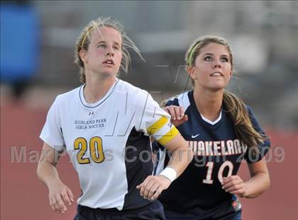 Thumbnail 1 in Wakeland vs Highland Park (Class 4A, Region II quarterfinals) photogallery.