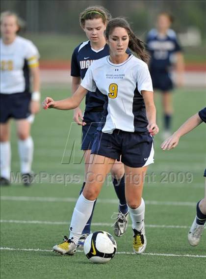 Thumbnail 2 in Wakeland vs Highland Park (Class 4A, Region II quarterfinals) photogallery.