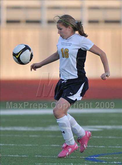 Thumbnail 1 in Wakeland vs Highland Park (Class 4A, Region II quarterfinals) photogallery.