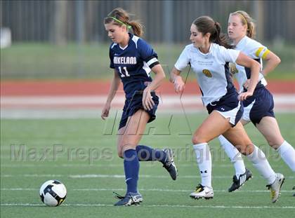 Thumbnail 2 in Wakeland vs Highland Park (Class 4A, Region II quarterfinals) photogallery.