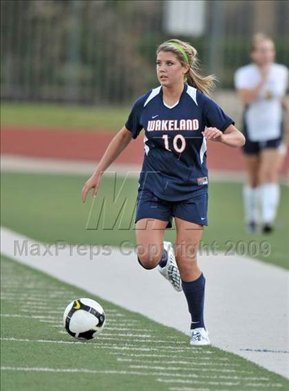 Thumbnail 2 in Wakeland vs Highland Park (Class 4A, Region II quarterfinals) photogallery.