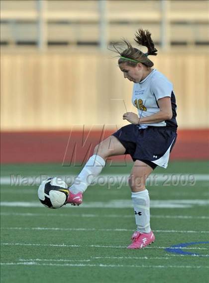 Thumbnail 2 in Wakeland vs Highland Park (Class 4A, Region II quarterfinals) photogallery.