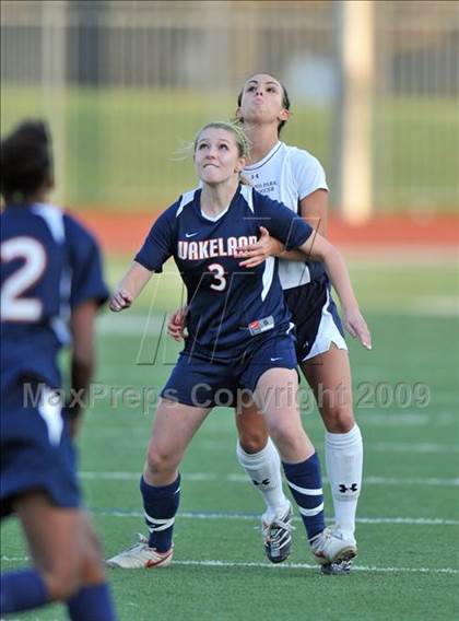 Thumbnail 2 in Wakeland vs Highland Park (Class 4A, Region II quarterfinals) photogallery.