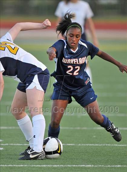 Thumbnail 1 in Wakeland vs Highland Park (Class 4A, Region II quarterfinals) photogallery.