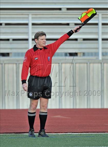 Thumbnail 2 in Wakeland vs Highland Park (Class 4A, Region II quarterfinals) photogallery.