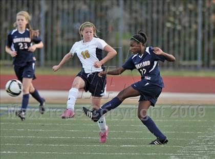 Thumbnail 2 in Wakeland vs Highland Park (Class 4A, Region II quarterfinals) photogallery.