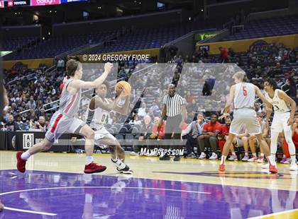 Thumbnail 3 in Mater Dei vs. St. John Bosco (2024 Coastal Catholic Classic) photogallery.